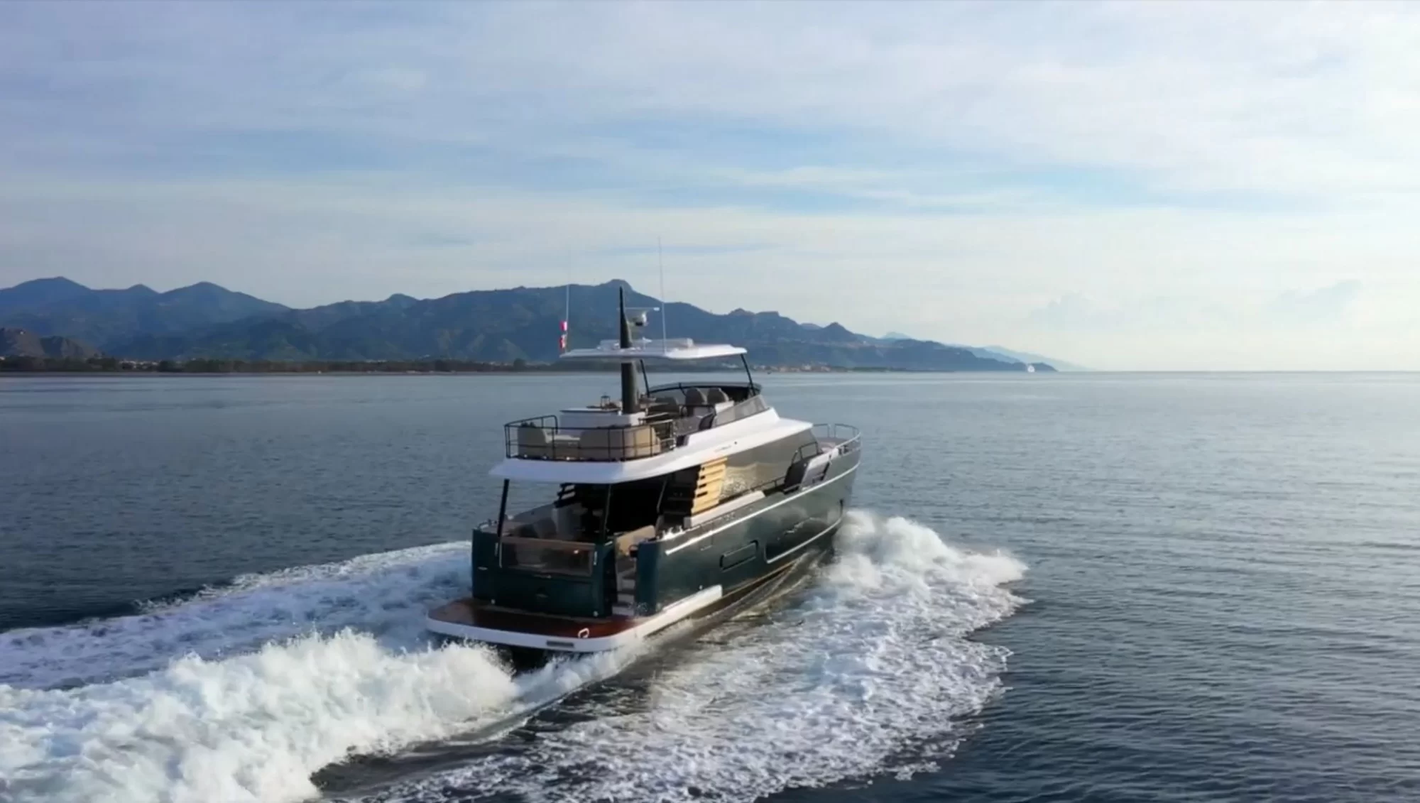 Yacht gallery image
