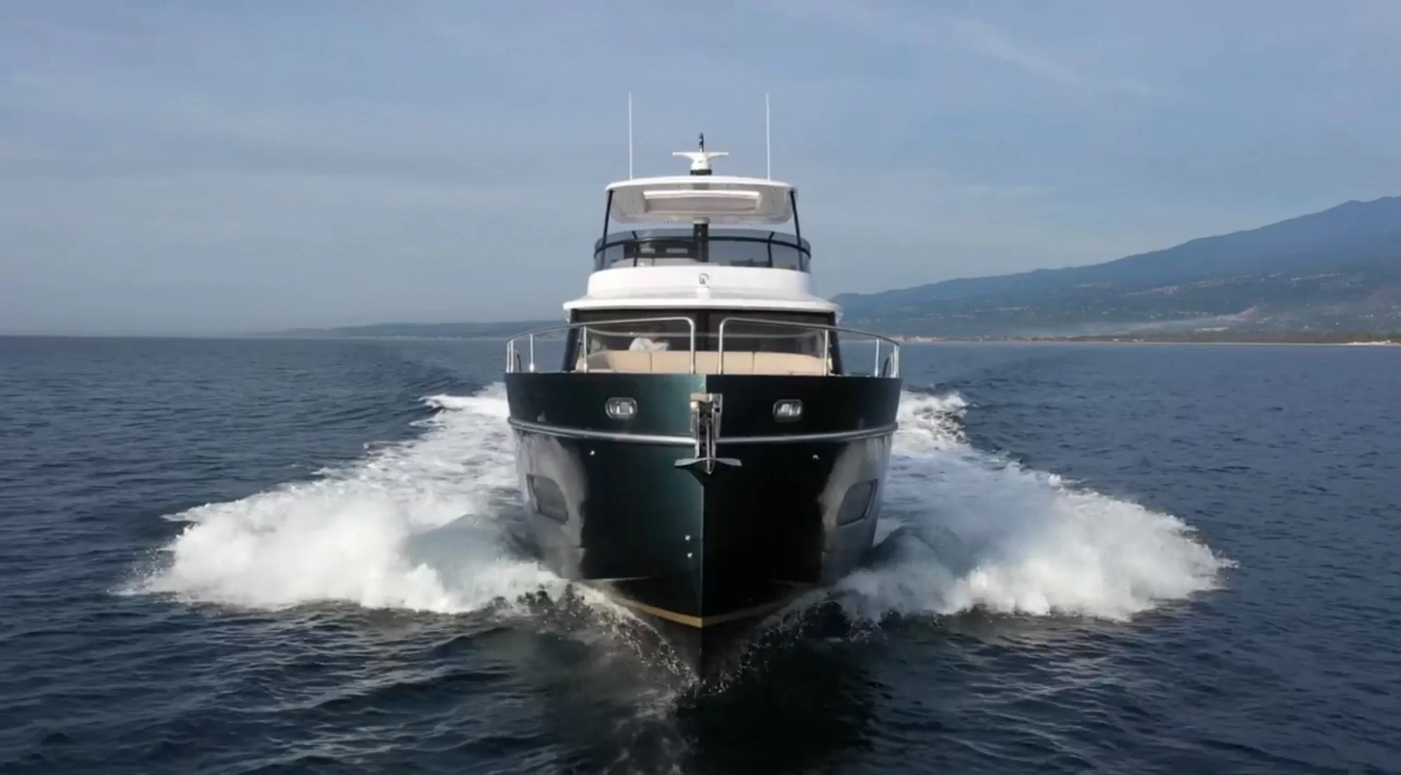 Yacht gallery image