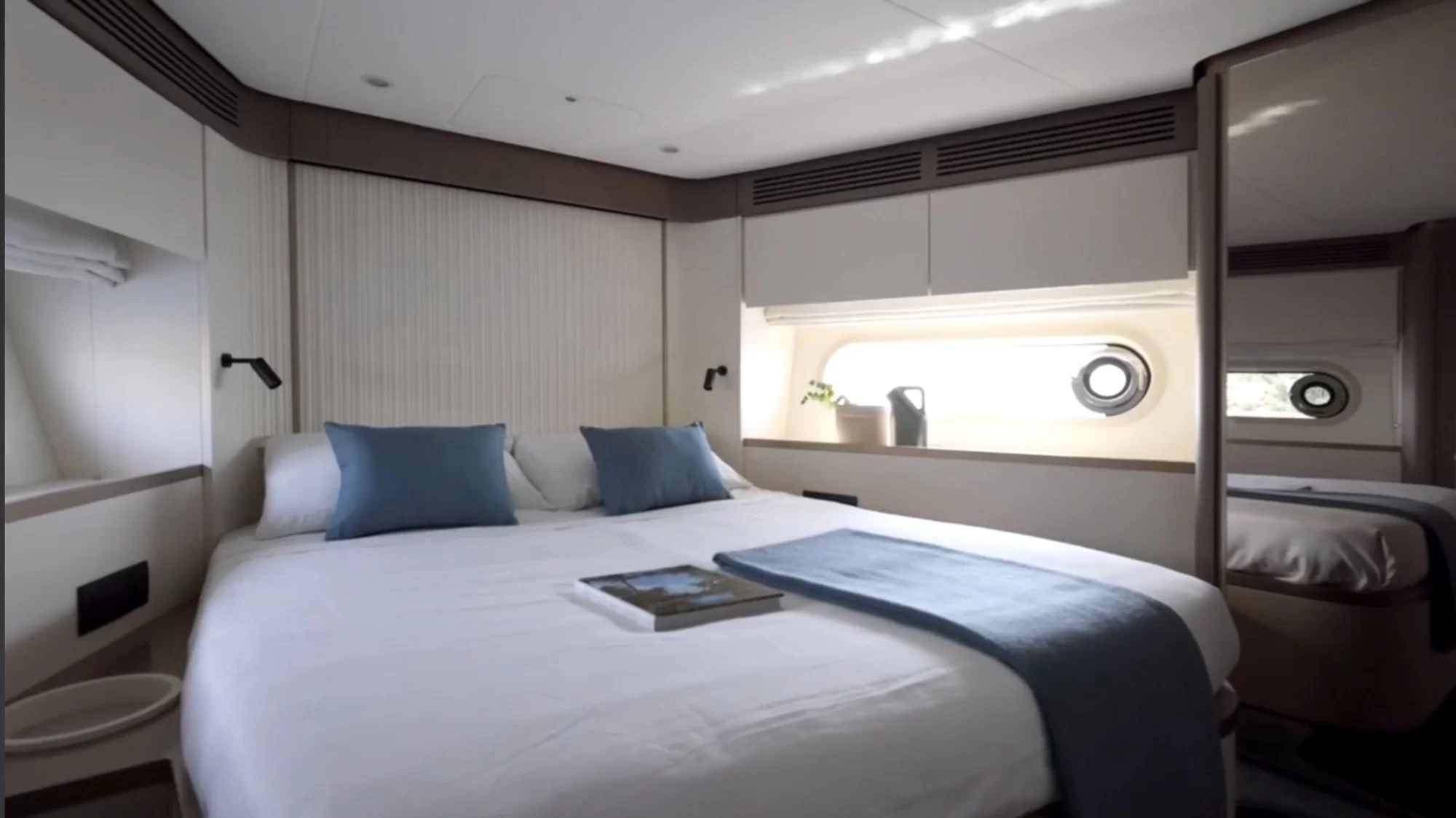 Yacht gallery image