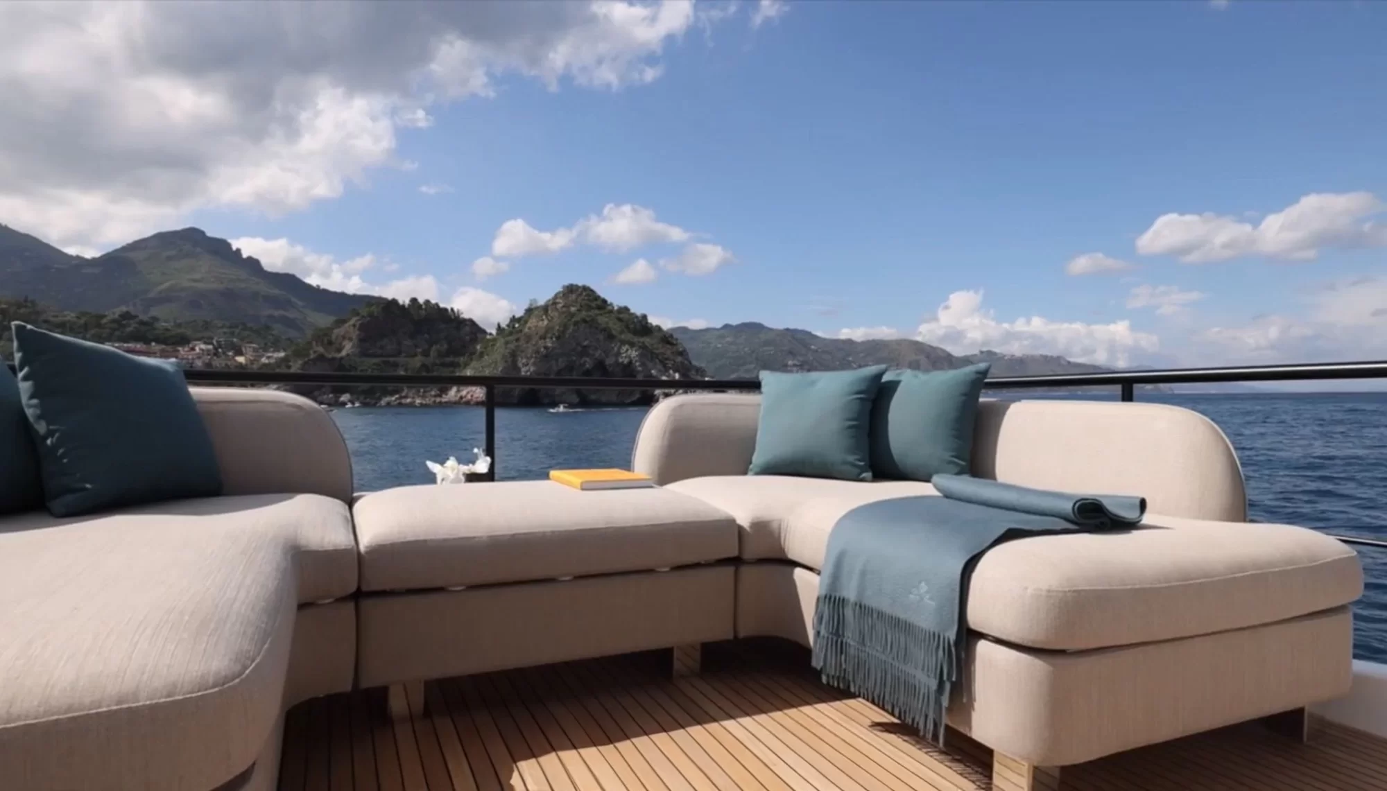 Yacht gallery image