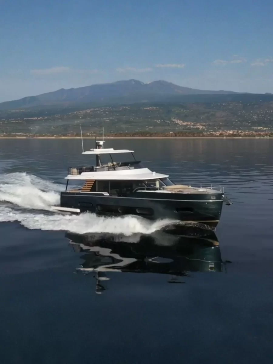 AZIMUT MAGELLANO 60